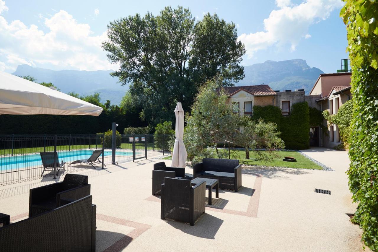 Logis Des Trois Massifs Hotel Claix  Kültér fotó