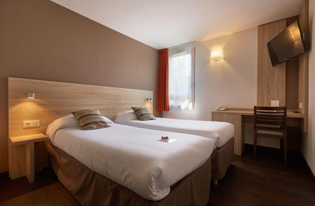 Logis Des Trois Massifs Hotel Claix  Kültér fotó