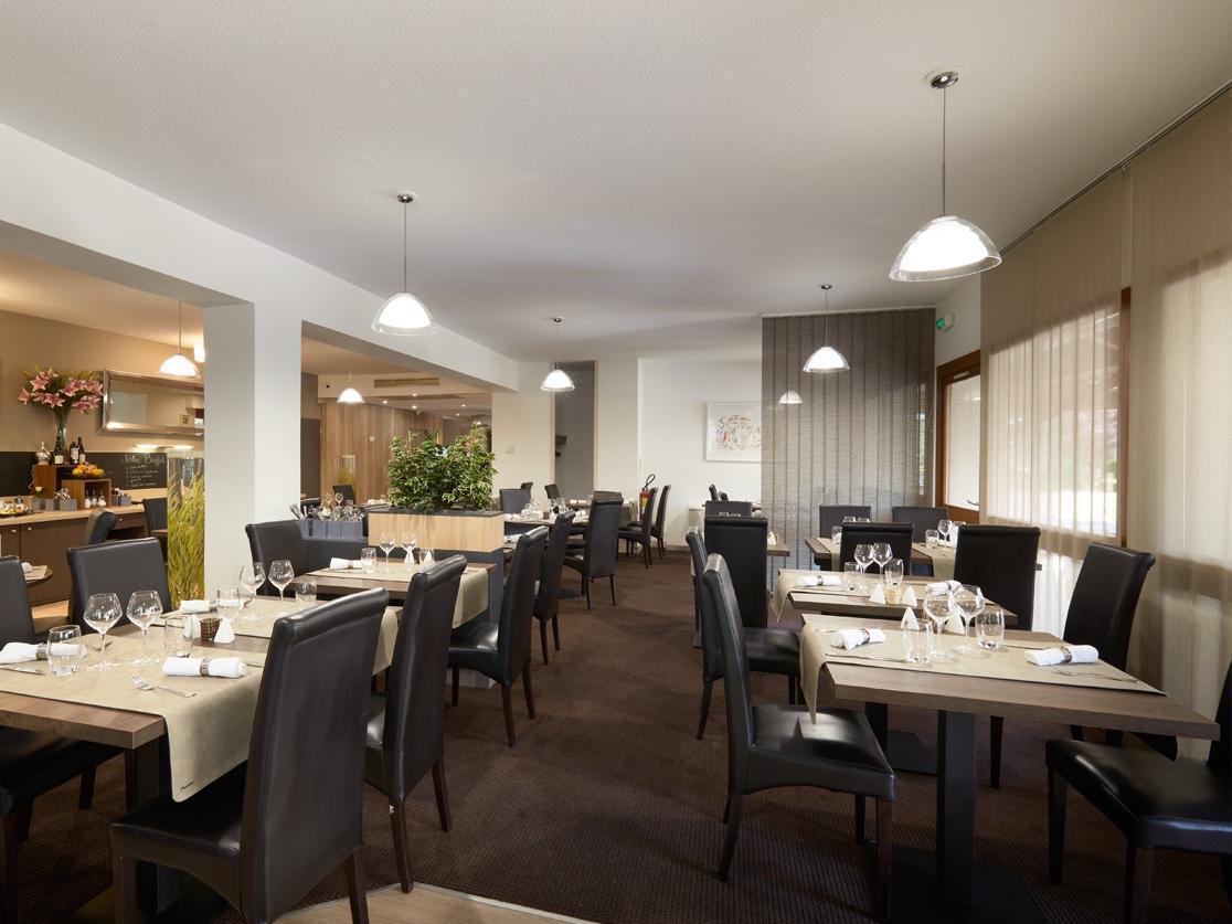 Logis Des Trois Massifs Hotel Claix  Kültér fotó