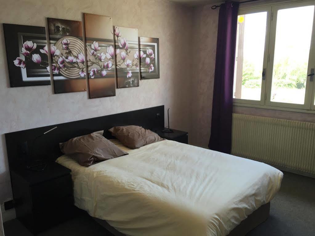 Logis Des Trois Massifs Hotel Claix  Kültér fotó