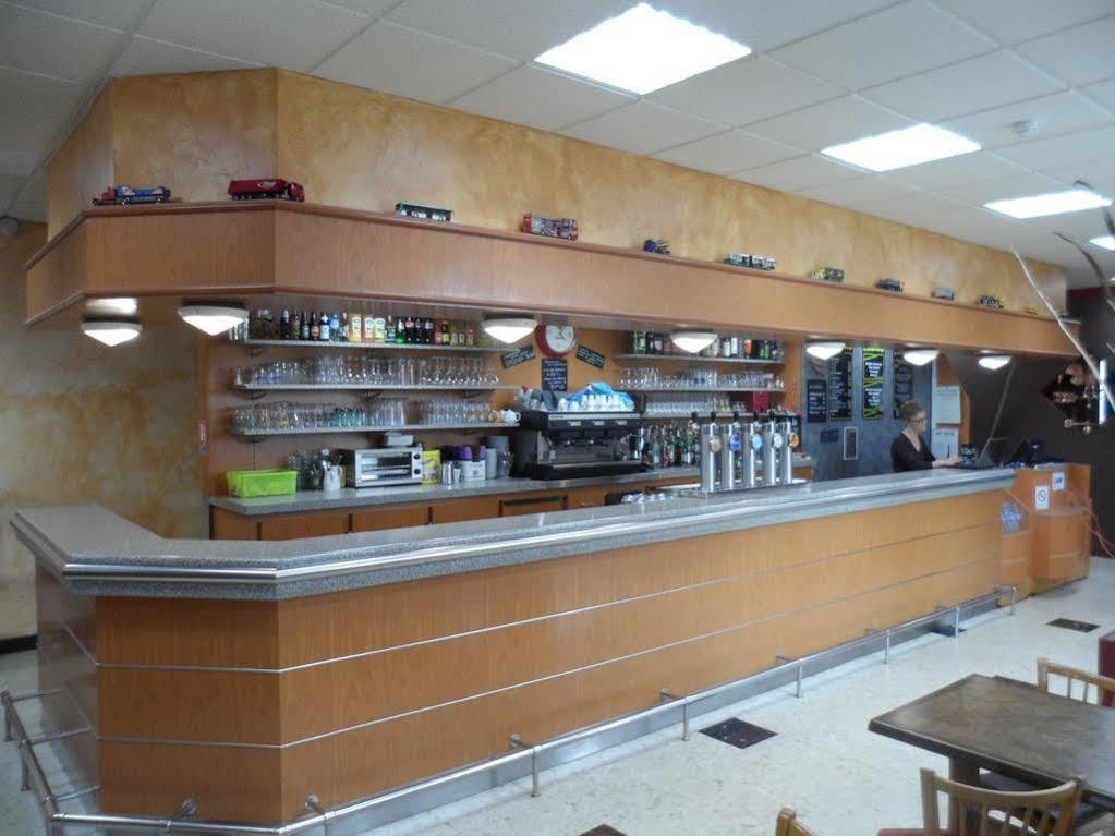 Logis Des Trois Massifs Hotel Claix  Kültér fotó