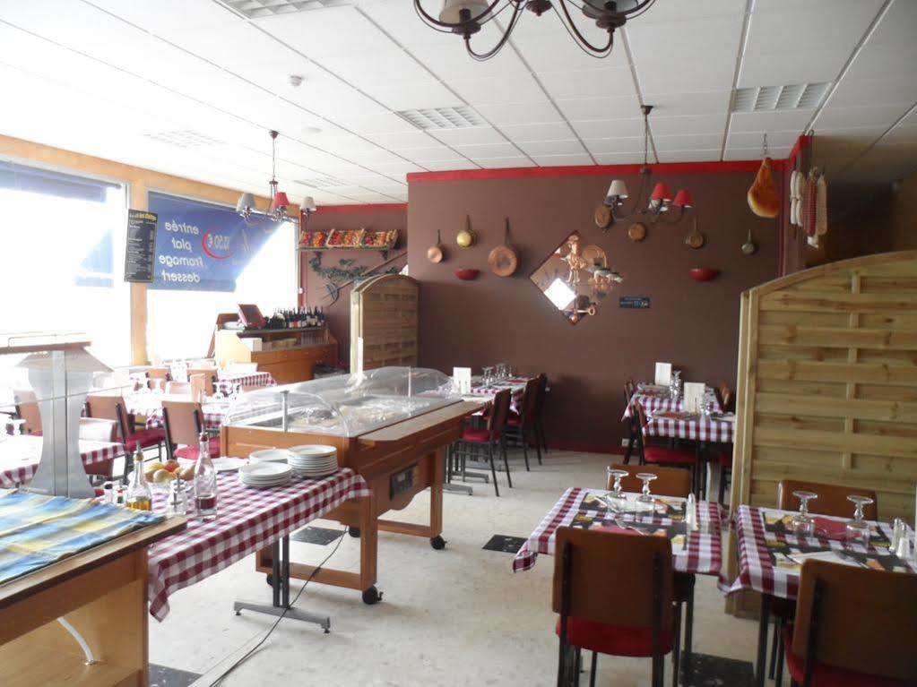 Logis Des Trois Massifs Hotel Claix  Kültér fotó