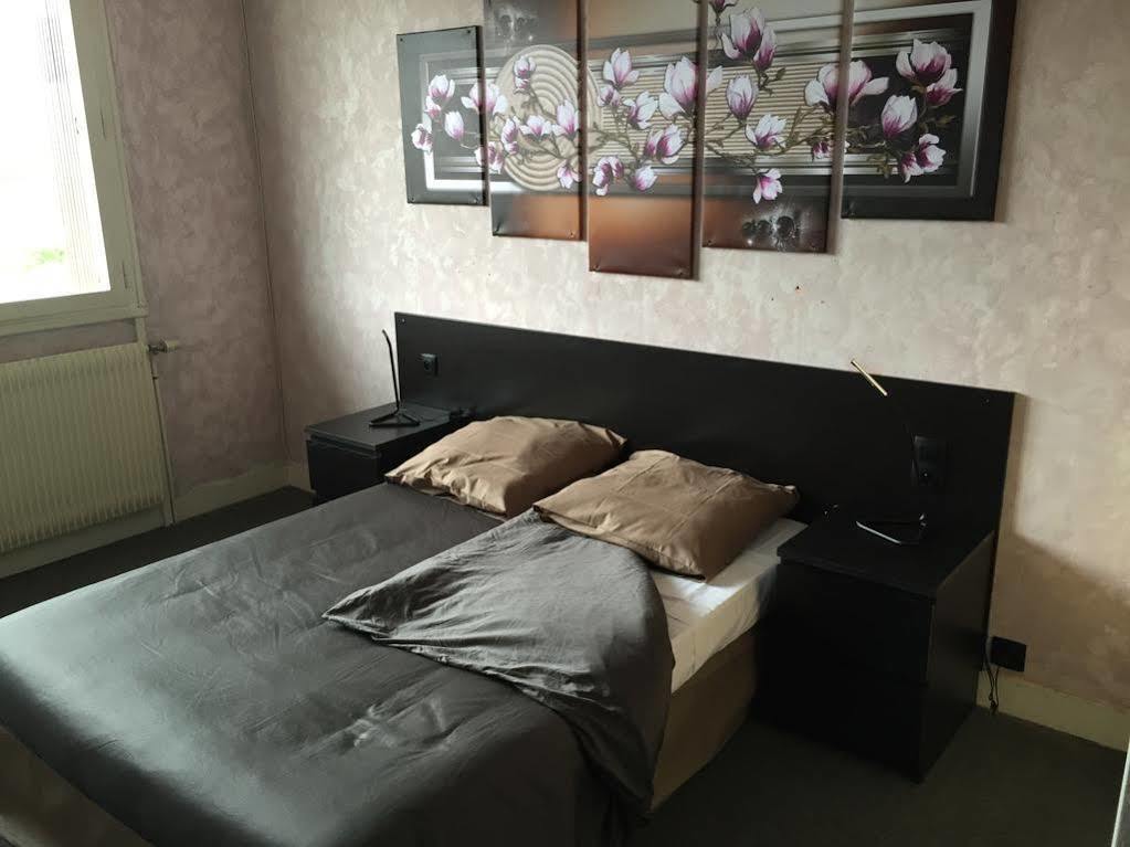 Logis Des Trois Massifs Hotel Claix  Kültér fotó